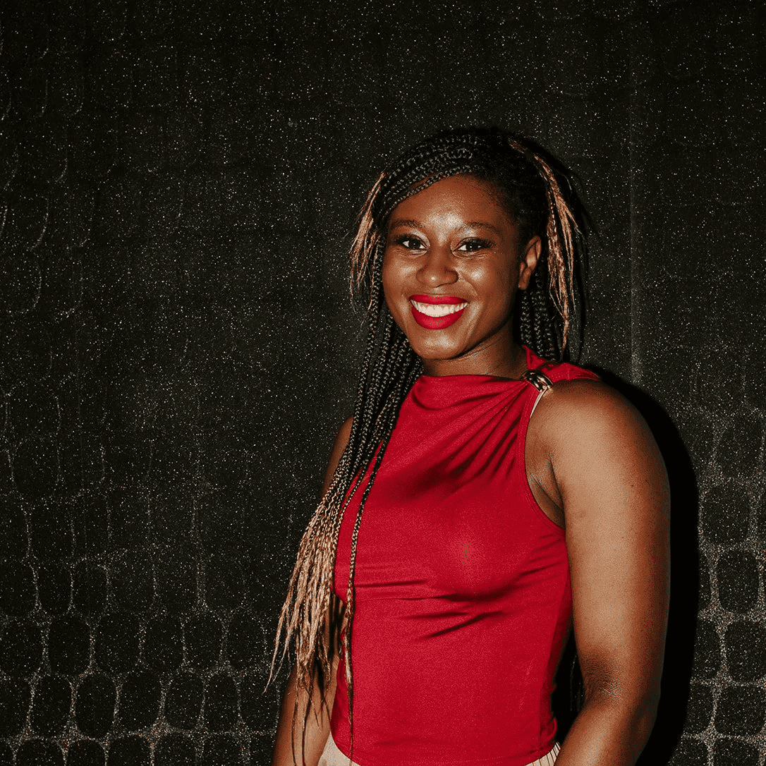 Portrait of Chardae, a professional stylist at Solo Salon, showcasing their expertise and style.