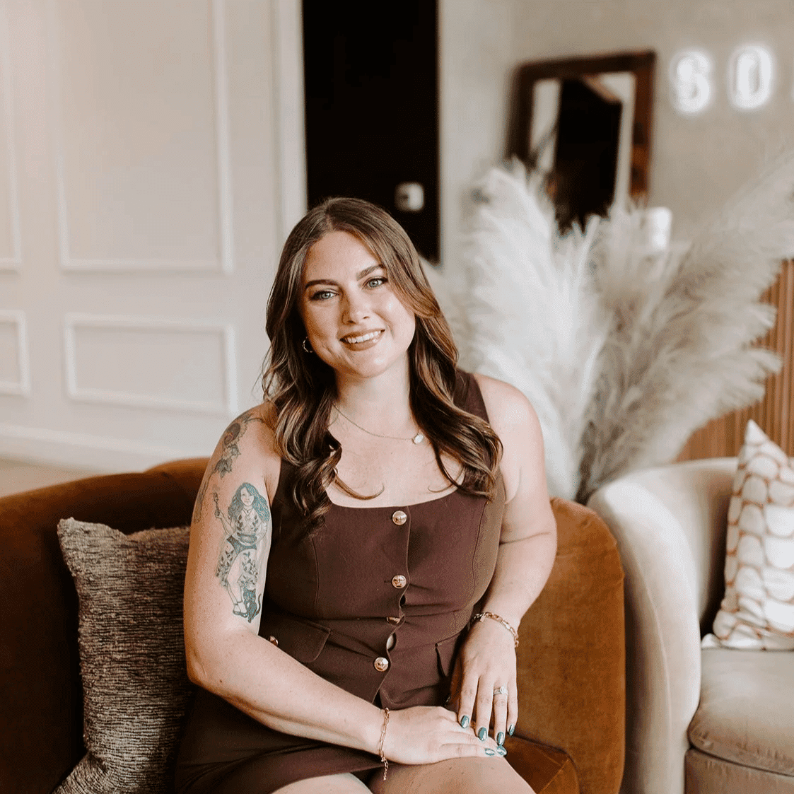 Portrait of Jessica, a professional stylist at Solo Salon, showcasing their expertise and style.