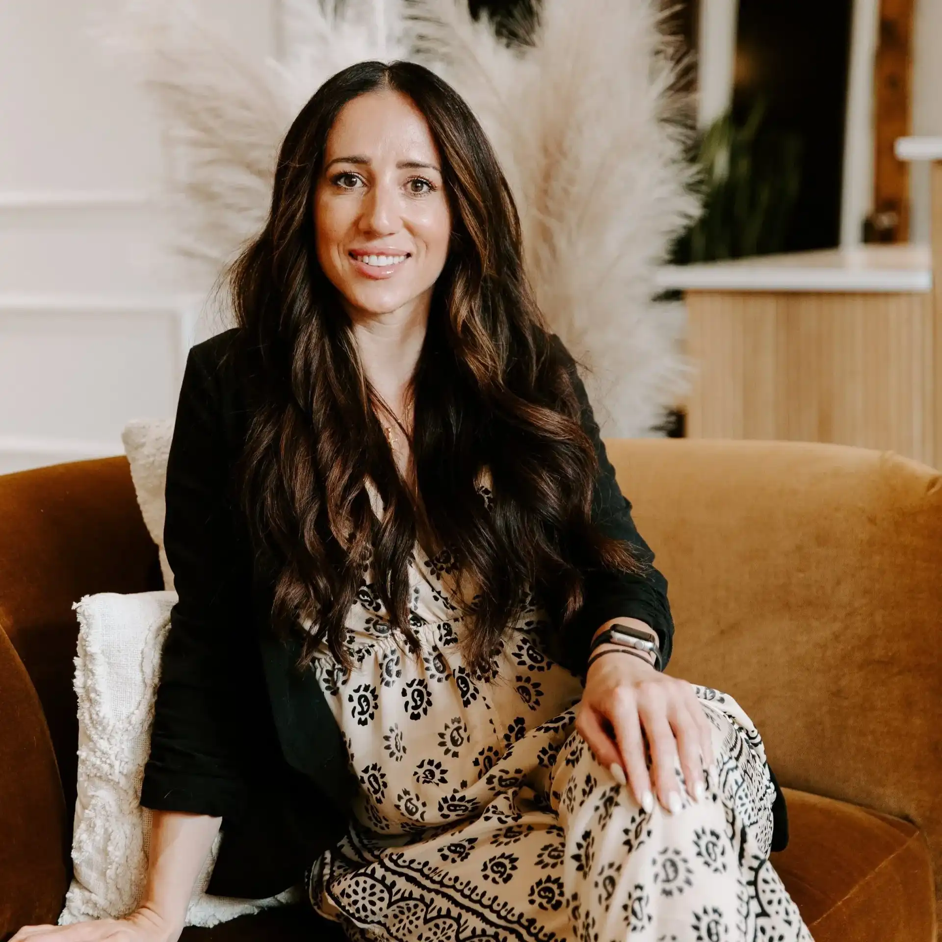 Portrait of Noelle, a professional stylist at Solo Salon, showcasing their expertise and style.